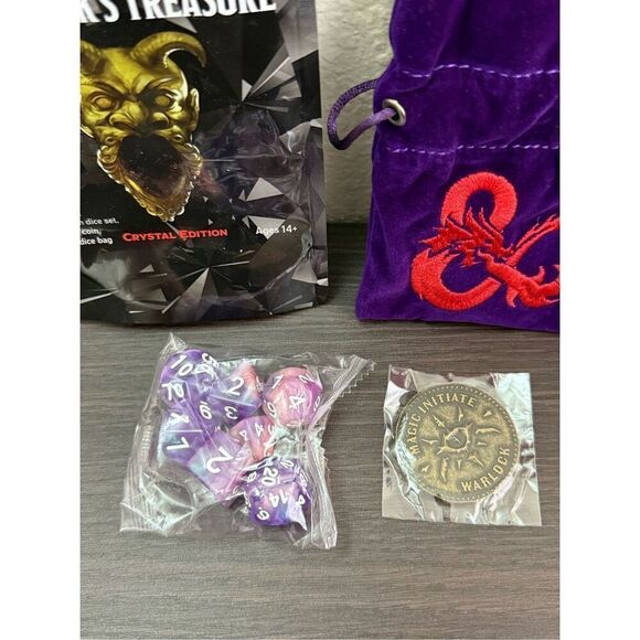 Dungeons & Dragons Acererak's Treasure Crystal Edition Dice Set + Bag + Coin - Picture 2 of 4